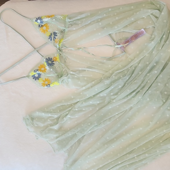 Savage X Fenty Other - Savage X Fenty Mint Green With Flowered Bodice Negligee Size Medium